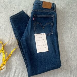 Vintage Levi w a capital E